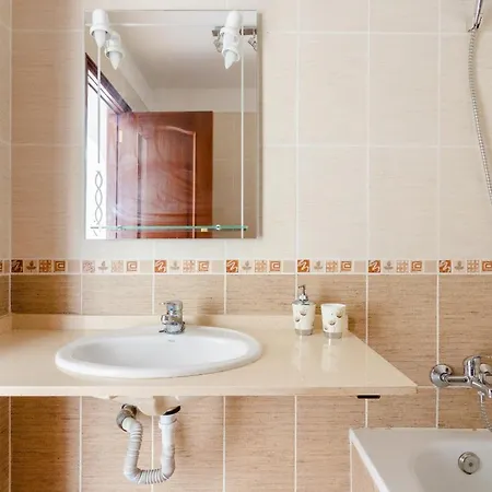 Апартаменти Luxury Mango Адехе